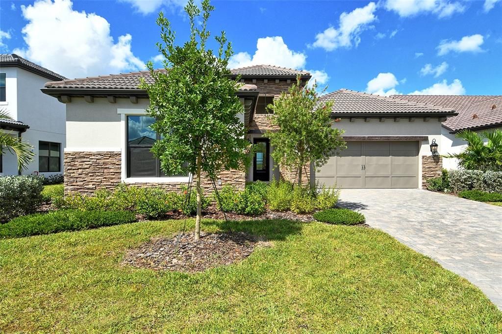 For Sale: $894,990 (3 beds, 2 baths, 2455 Square Feet)