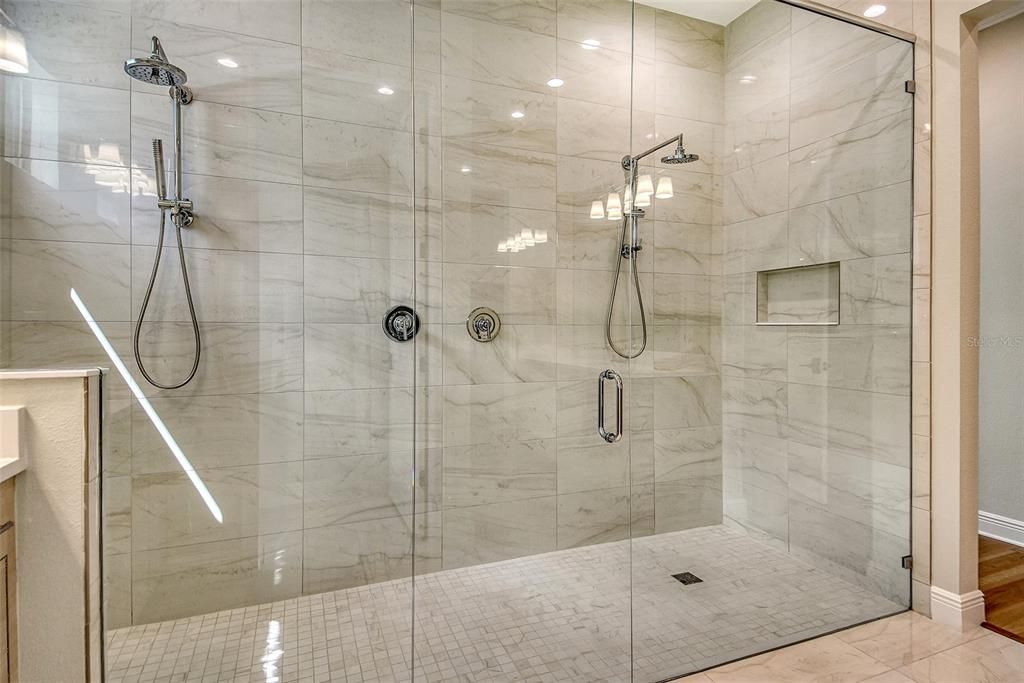 For Sale: $894,990 (3 beds, 2 baths, 2455 Square Feet)