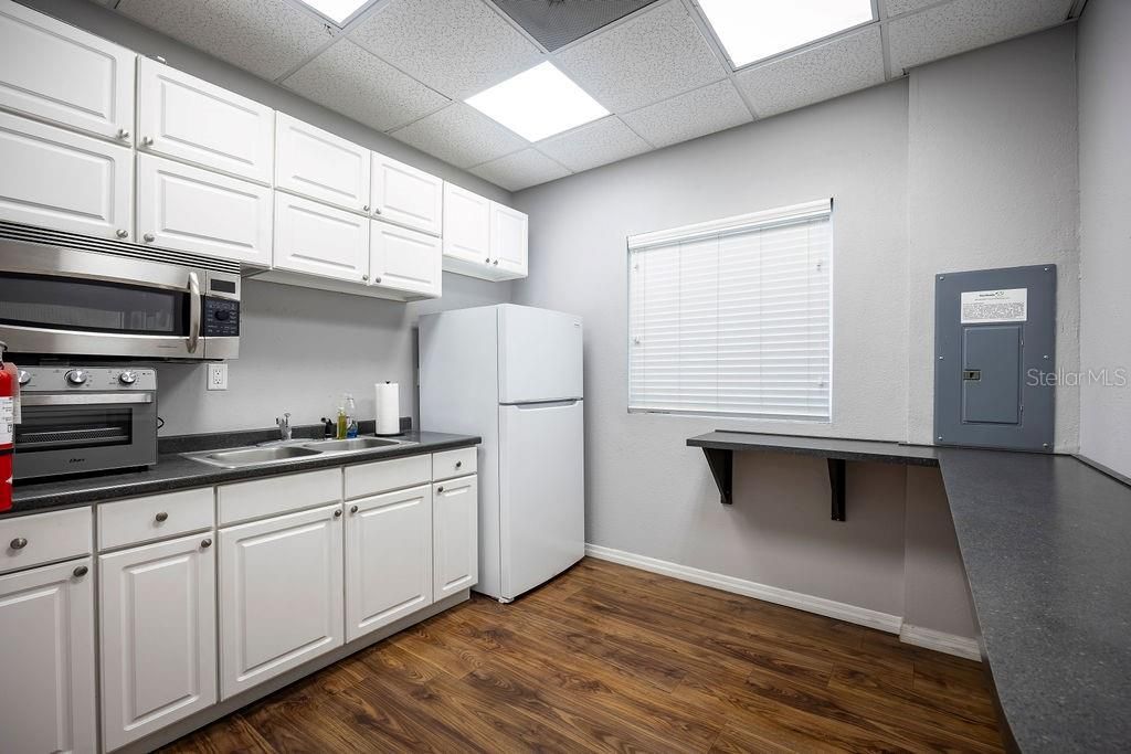 Active With Contract: $1,475,000 (0 beds, 0 baths, 5264 Square Feet)