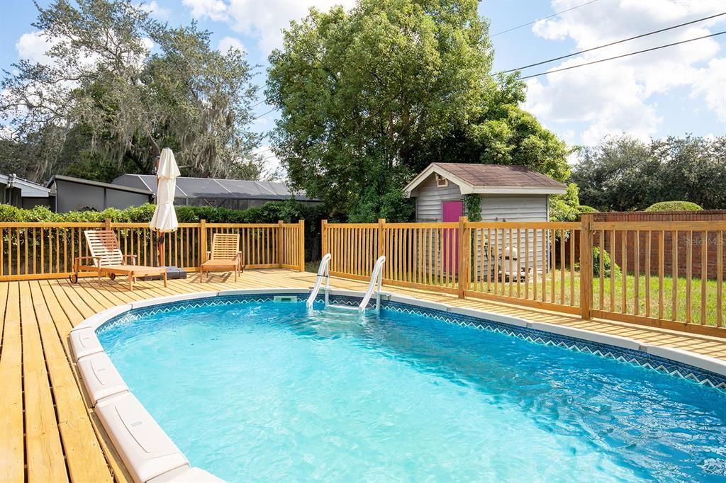 Под контрактом: $435,000 (3 спален, 2 ванн, 1984 Квадратных фут)