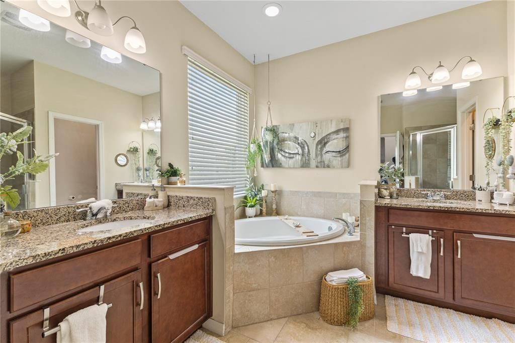 En Venta: $478,000 (4 camas, 3 baños, 2345 Pies cuadrados)