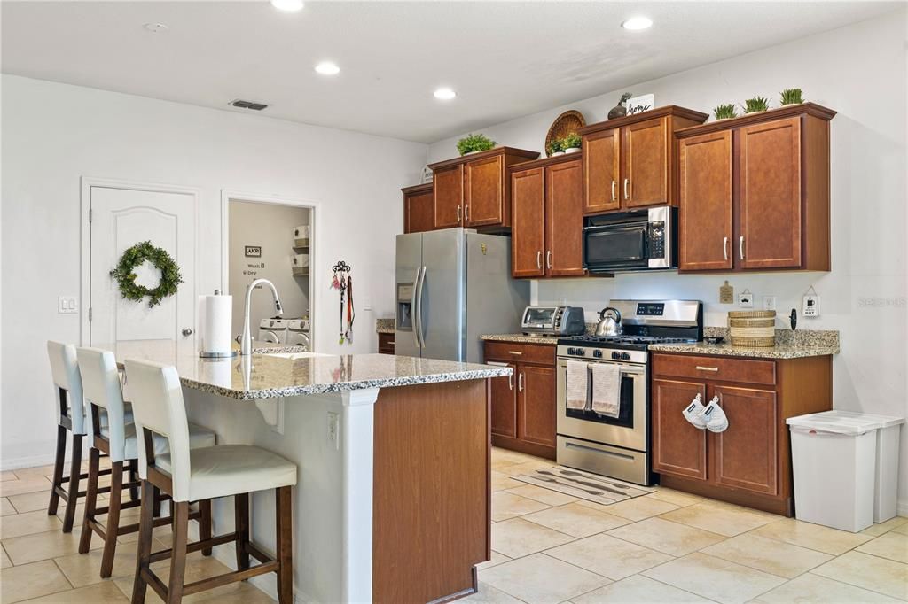 En Venta: $478,000 (4 camas, 3 baños, 2345 Pies cuadrados)