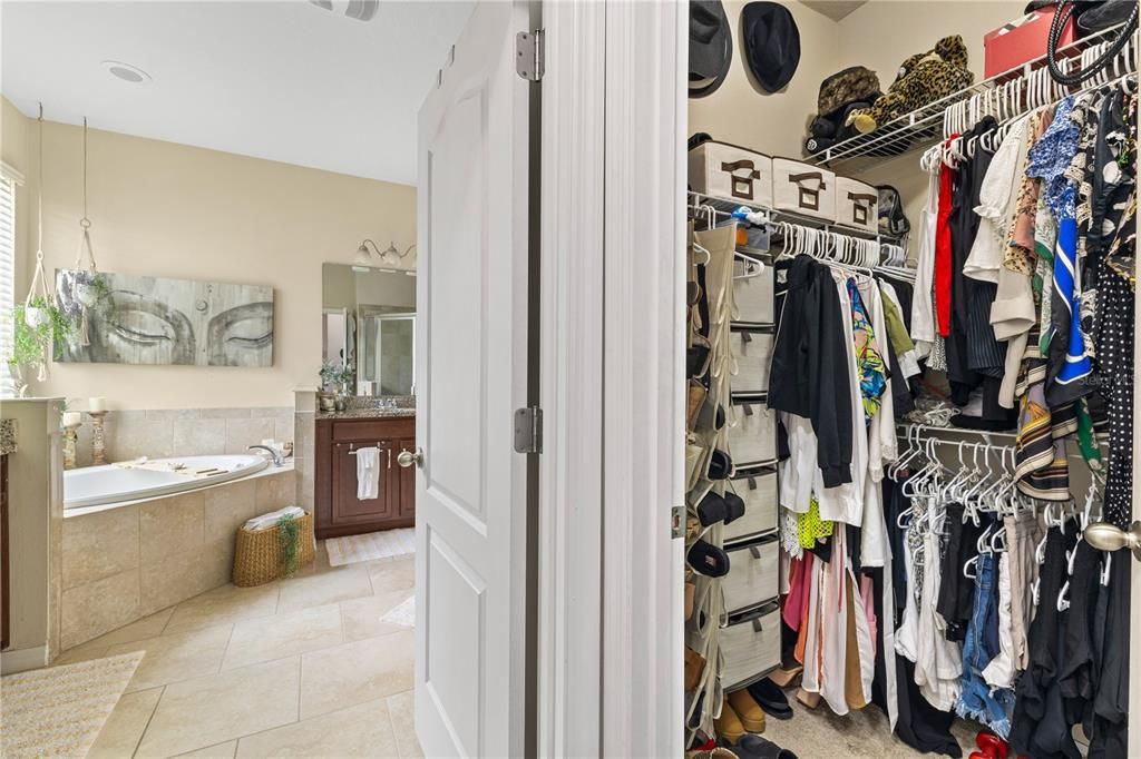 En Venta: $478,000 (4 camas, 3 baños, 2345 Pies cuadrados)