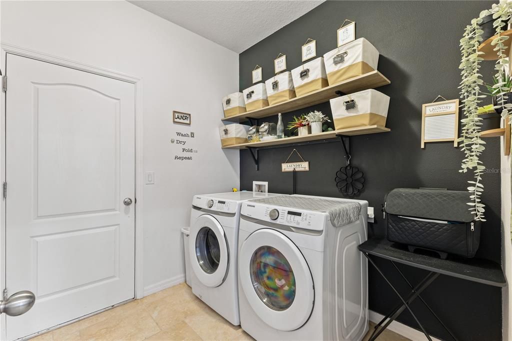 En Venta: $478,000 (4 camas, 3 baños, 2345 Pies cuadrados)