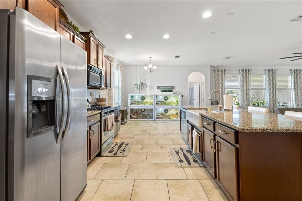 En Venta: $478,000 (4 camas, 3 baños, 2345 Pies cuadrados)