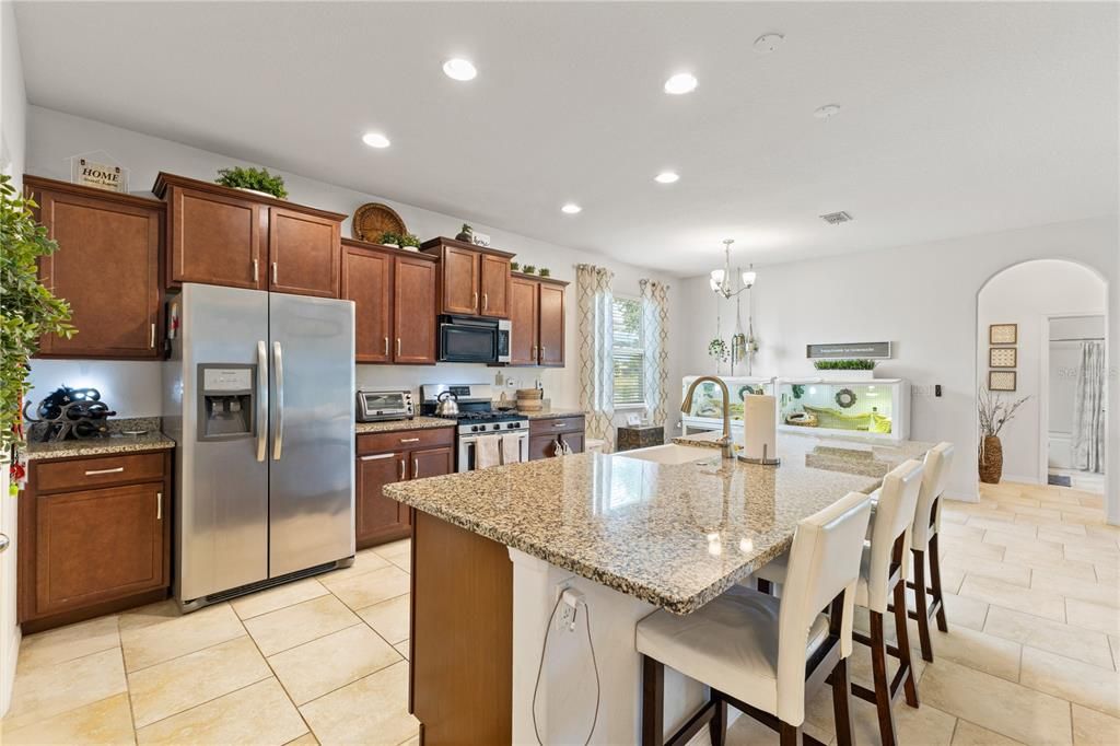 En Venta: $478,000 (4 camas, 3 baños, 2345 Pies cuadrados)