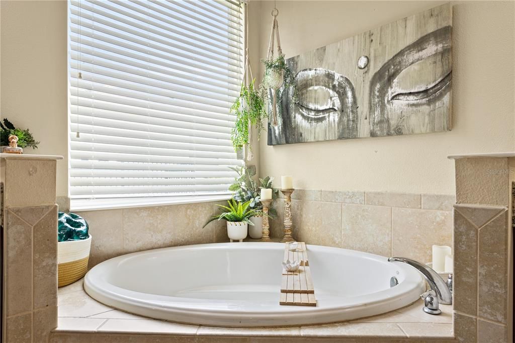 En Venta: $478,000 (4 camas, 3 baños, 2345 Pies cuadrados)