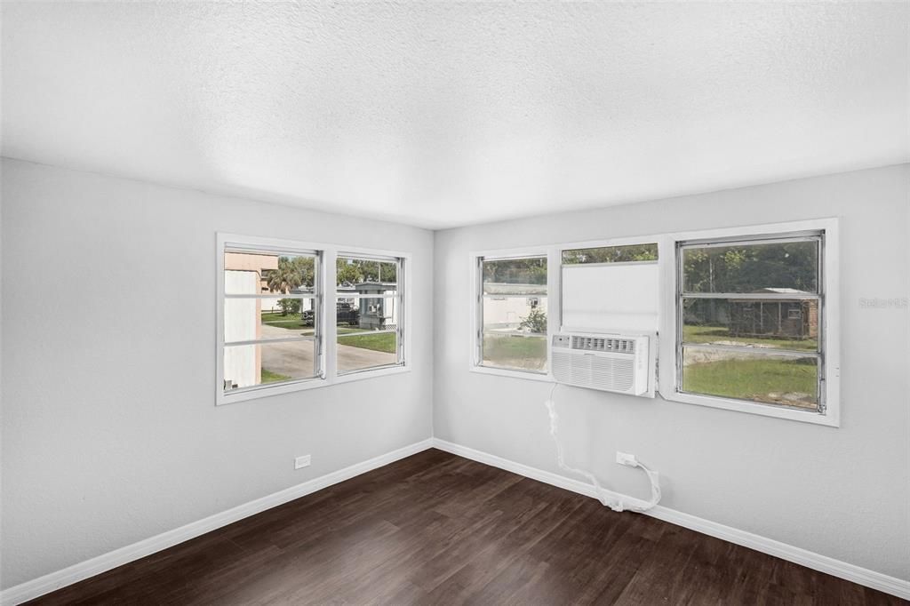 For Rent: $825 (2 beds, 1 baths, 670 Square Feet)