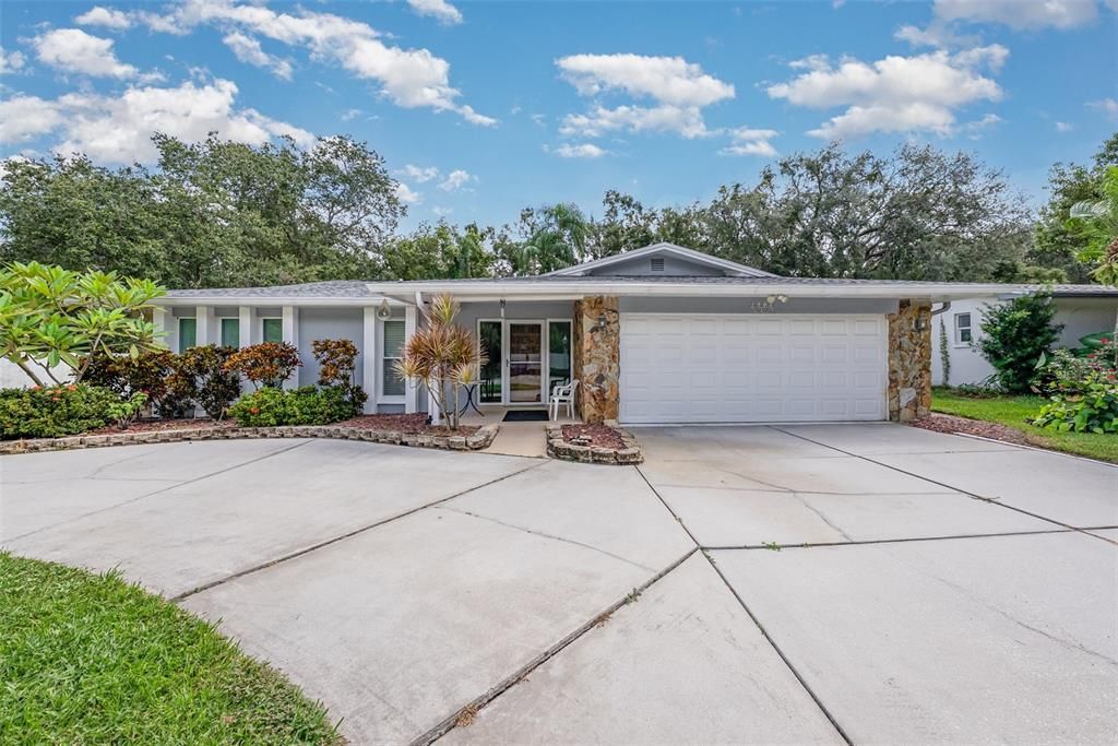 For Sale: $645,000 (3 beds, 3 baths, 2230 Square Feet)