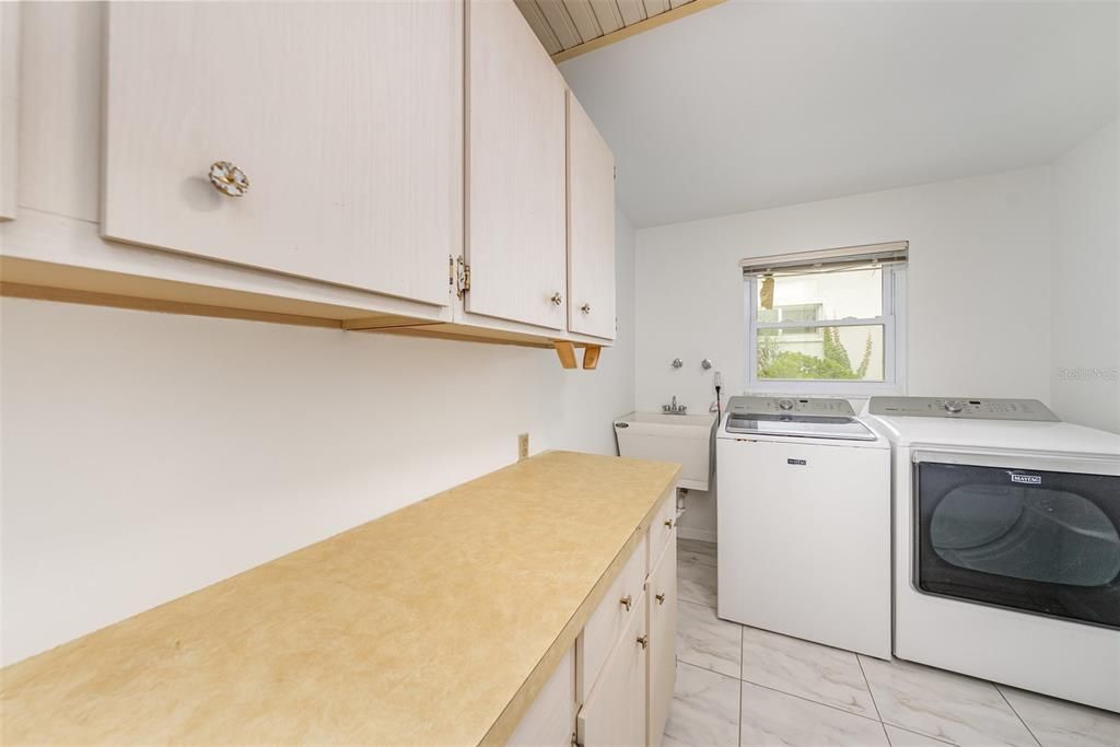 For Sale: $645,000 (3 beds, 3 baths, 2230 Square Feet)