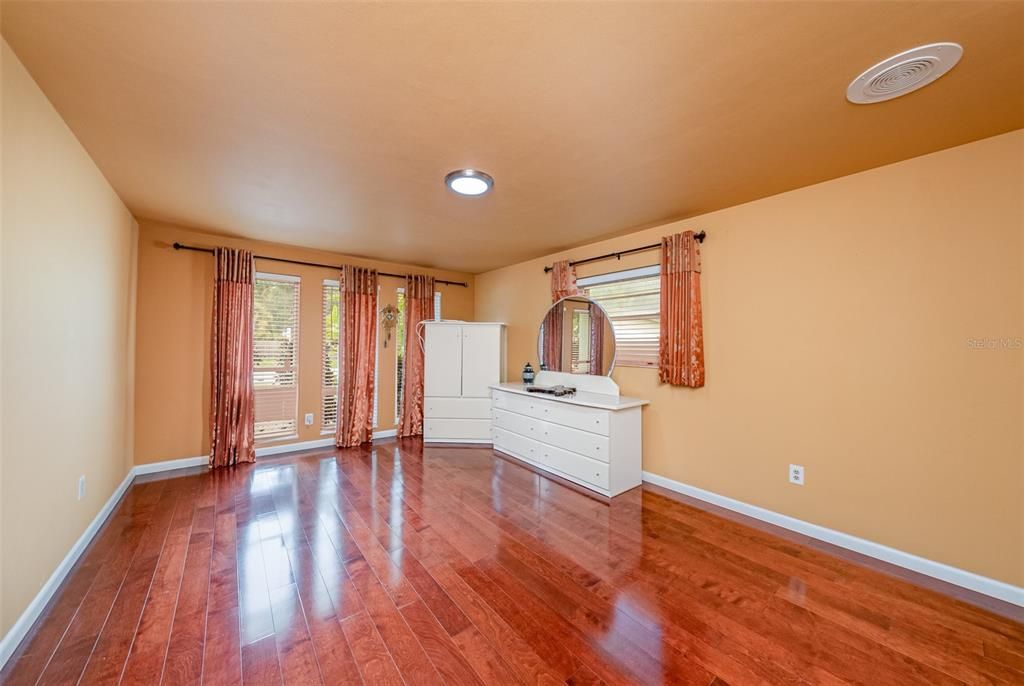 For Sale: $645,000 (3 beds, 3 baths, 2230 Square Feet)