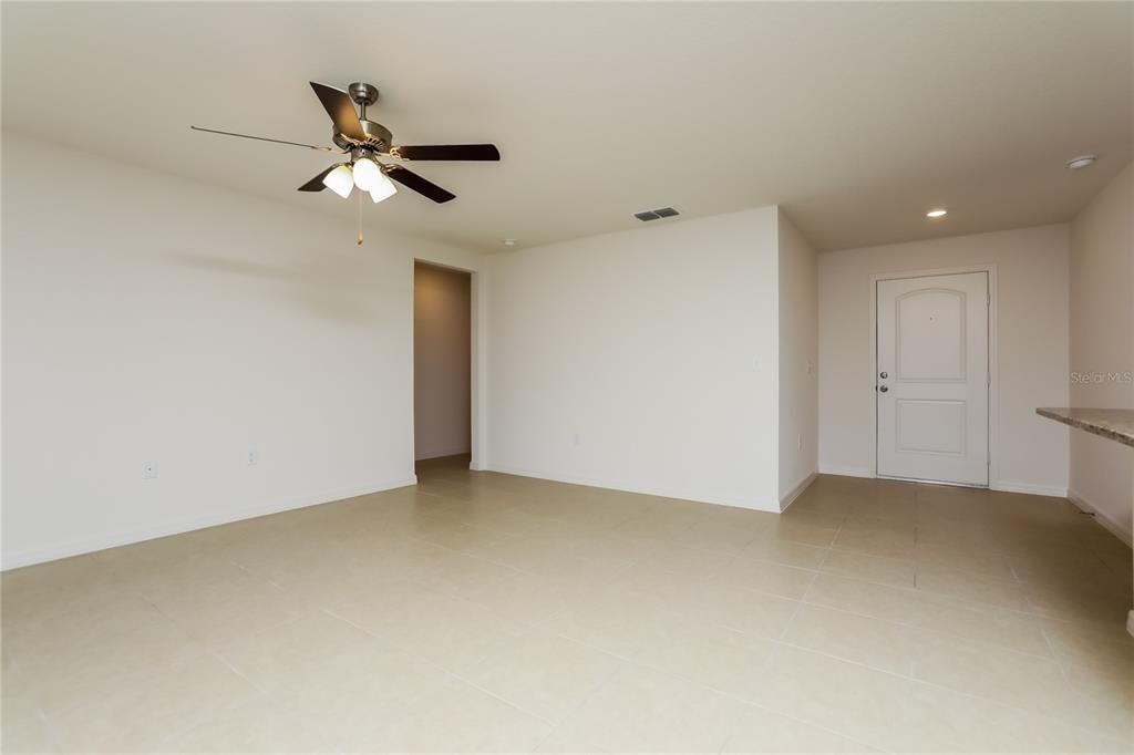 En Renta: $1,865 (4 camas, 2 baños, 1358 Pies cuadrados)