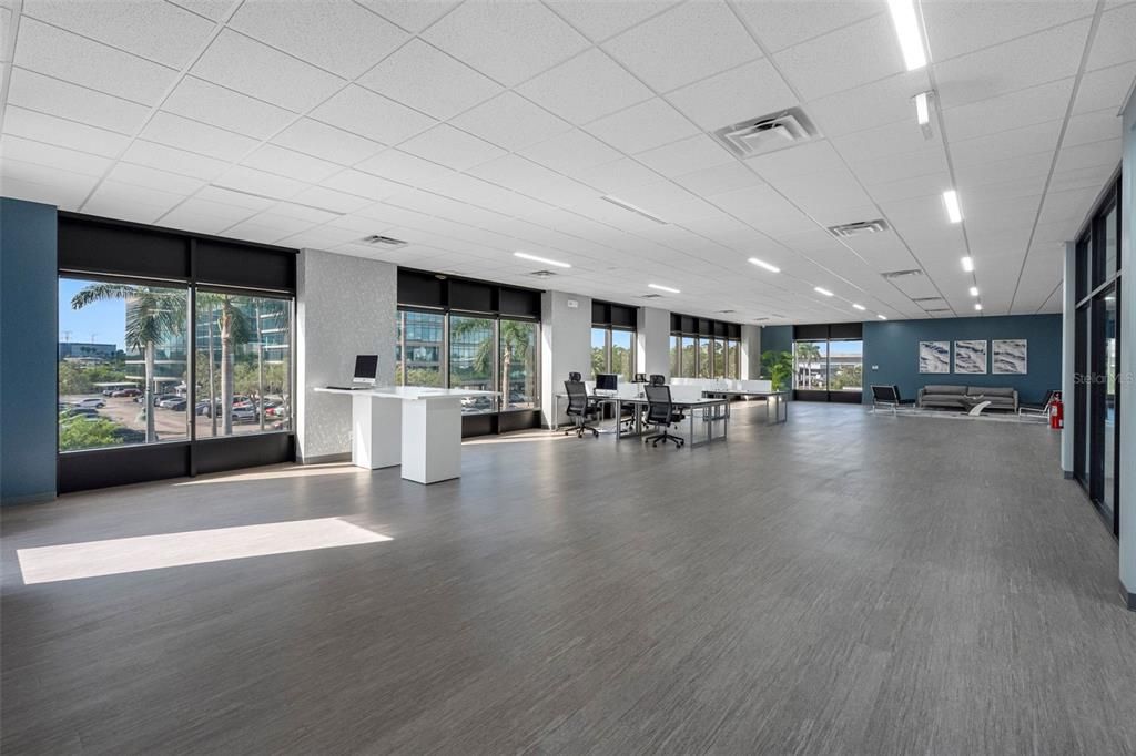 合同活跃: $3,300,000 (0 贝兹, 0 浴室, 11328 平方英尺)