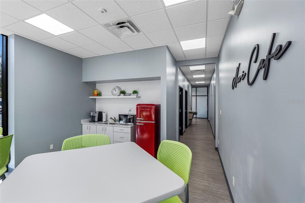 合同活跃: $3,300,000 (0 贝兹, 0 浴室, 11328 平方英尺)