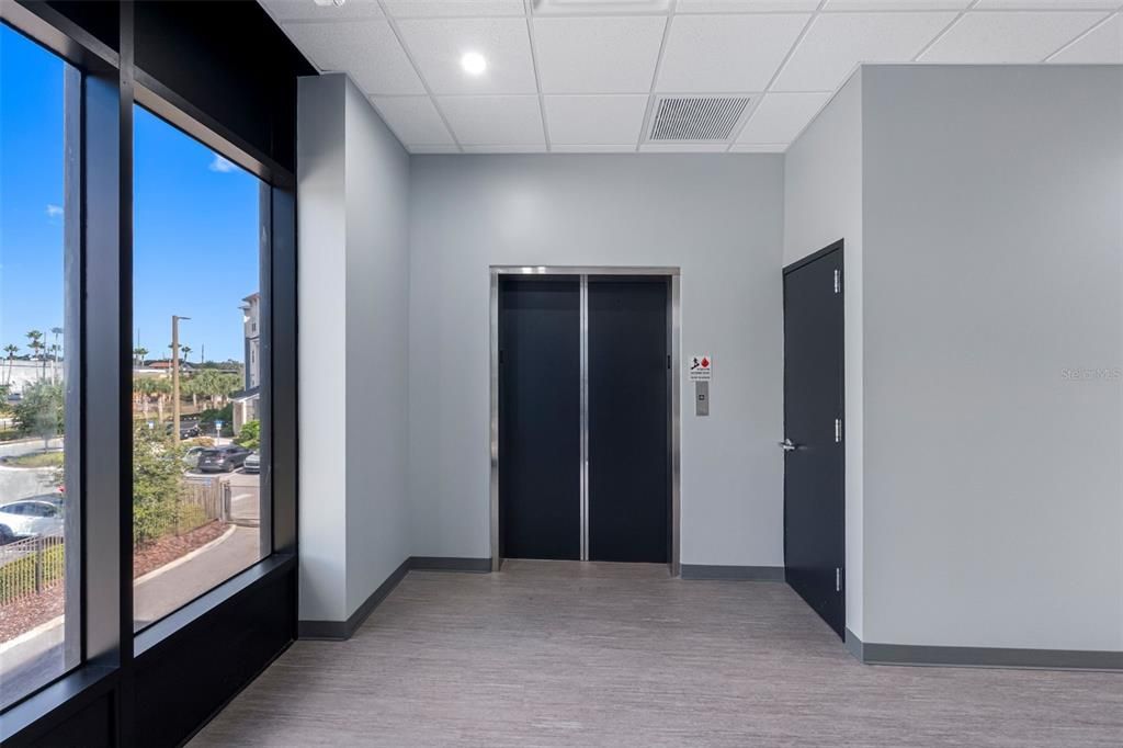 合同活跃: $3,300,000 (0 贝兹, 0 浴室, 11328 平方英尺)