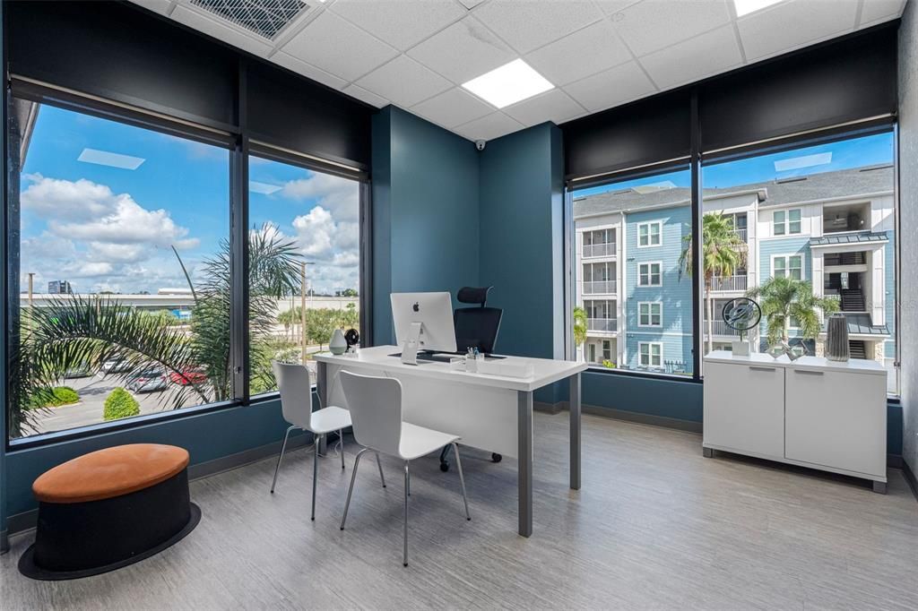 合同活跃: $3,300,000 (0 贝兹, 0 浴室, 11328 平方英尺)