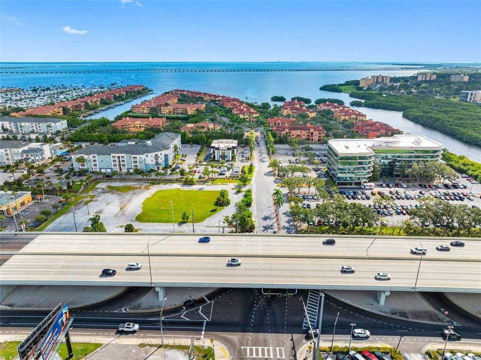 合同活跃: $3,300,000 (0 贝兹, 0 浴室, 11328 平方英尺)