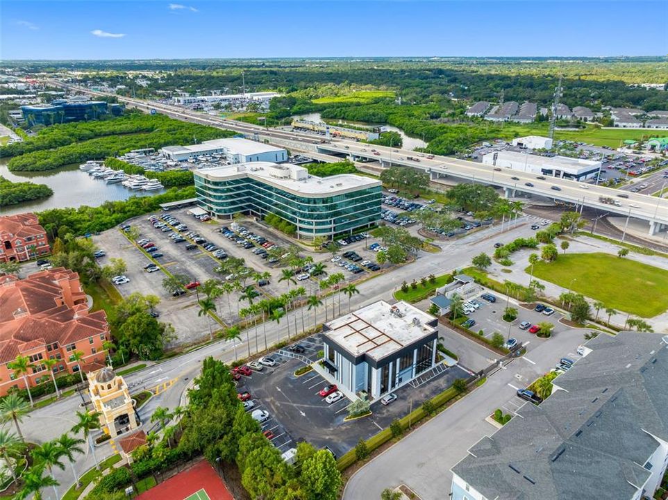 合同活跃: $3,300,000 (0 贝兹, 0 浴室, 11328 平方英尺)