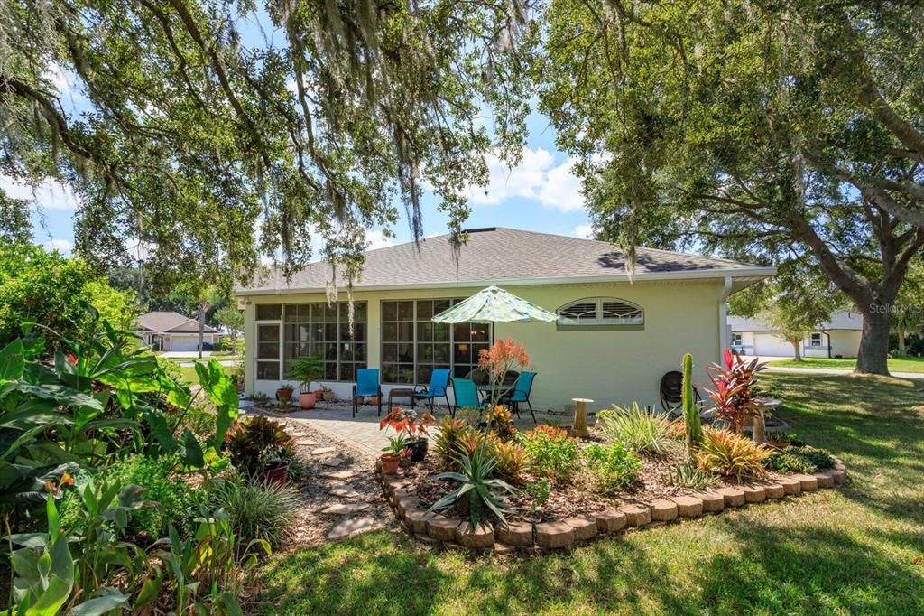 For Sale: $389,000 (2 beds, 2 baths, 2009 Square Feet)