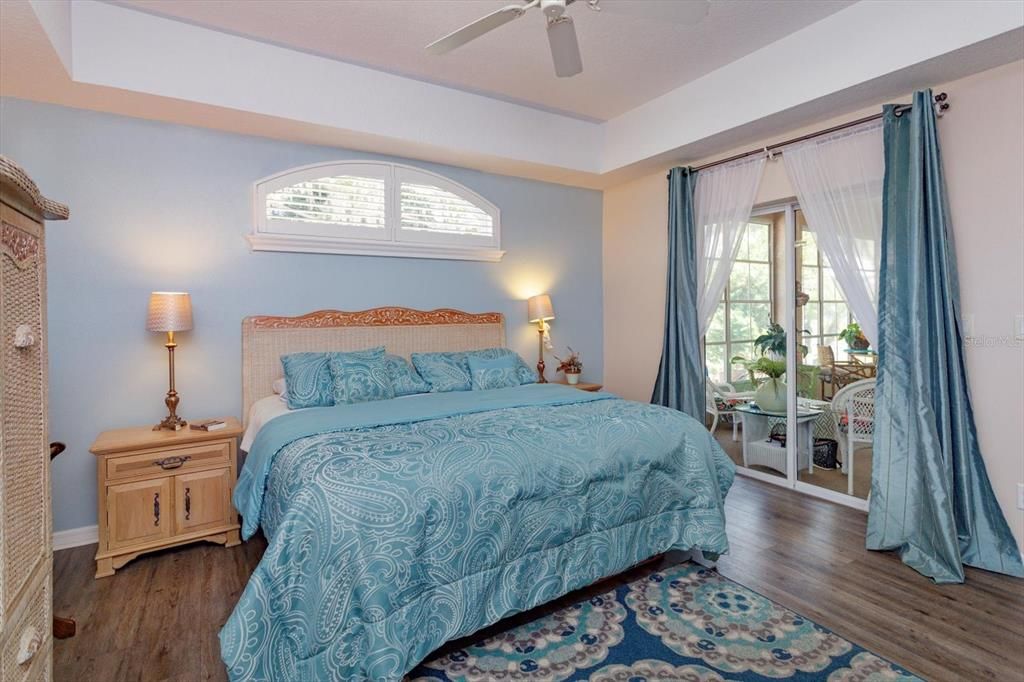 For Sale: $389,000 (2 beds, 2 baths, 2009 Square Feet)