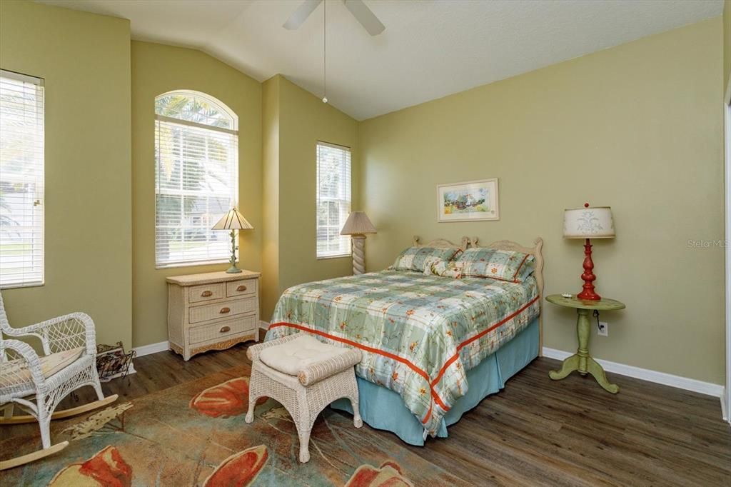 For Sale: $389,000 (2 beds, 2 baths, 2009 Square Feet)