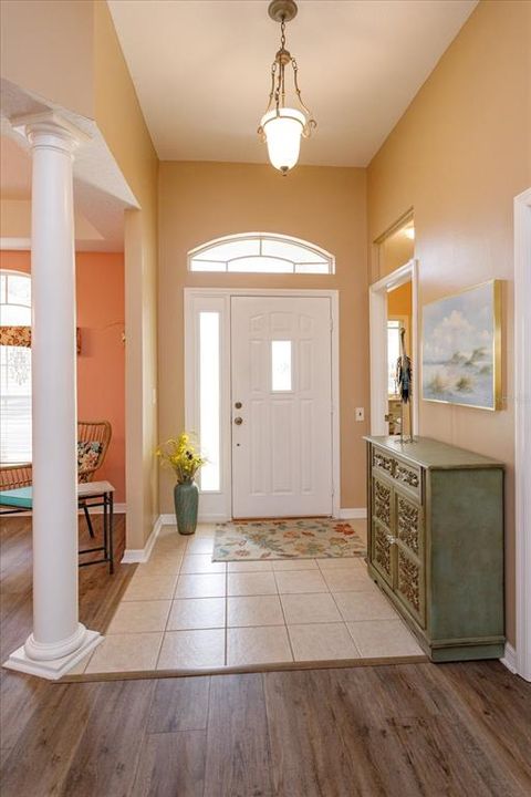 For Sale: $389,000 (2 beds, 2 baths, 2009 Square Feet)