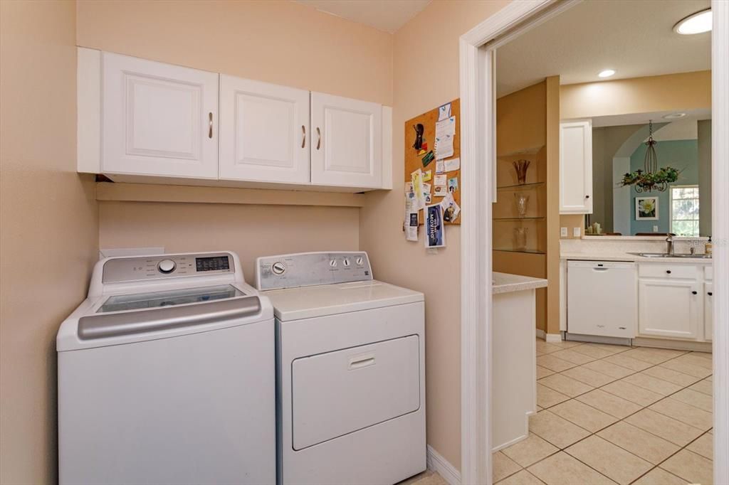 For Sale: $389,000 (2 beds, 2 baths, 2009 Square Feet)