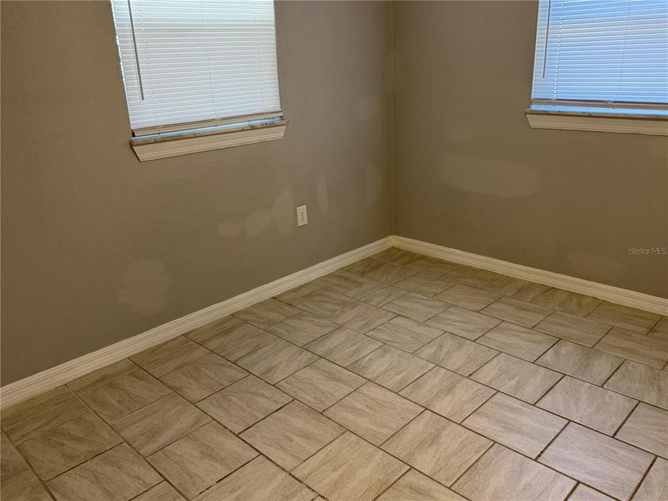 For Sale: $239,900 (3 beds, 2 baths, 1045 Square Feet)