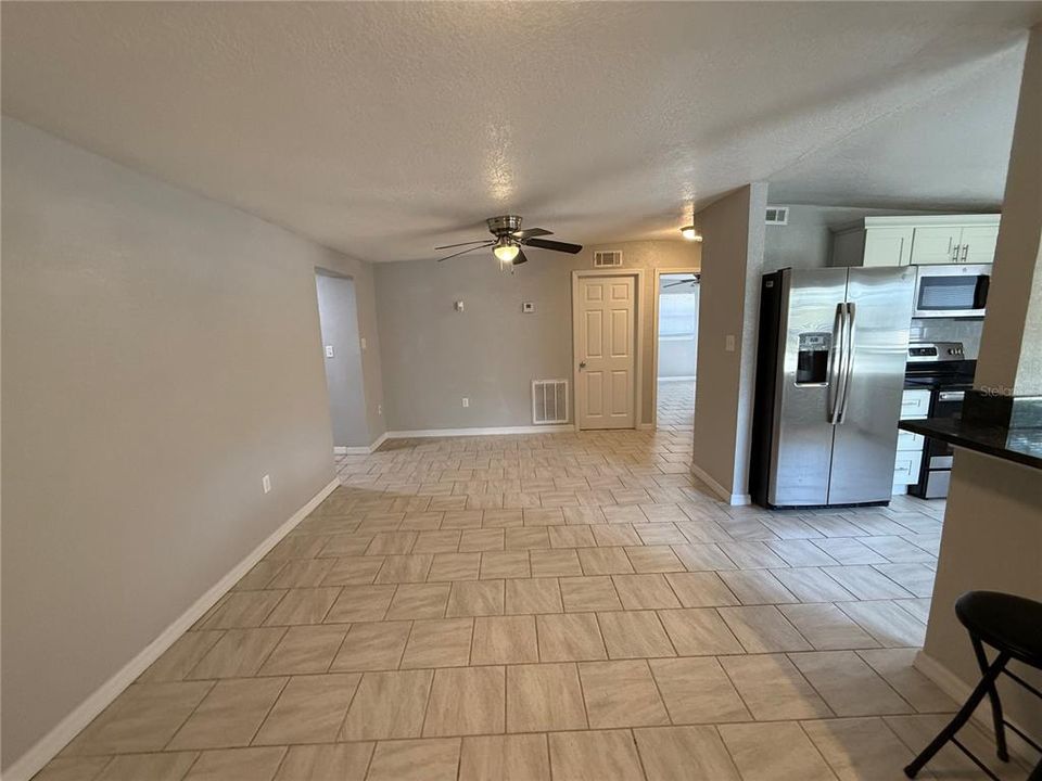 For Sale: $239,900 (3 beds, 2 baths, 1045 Square Feet)