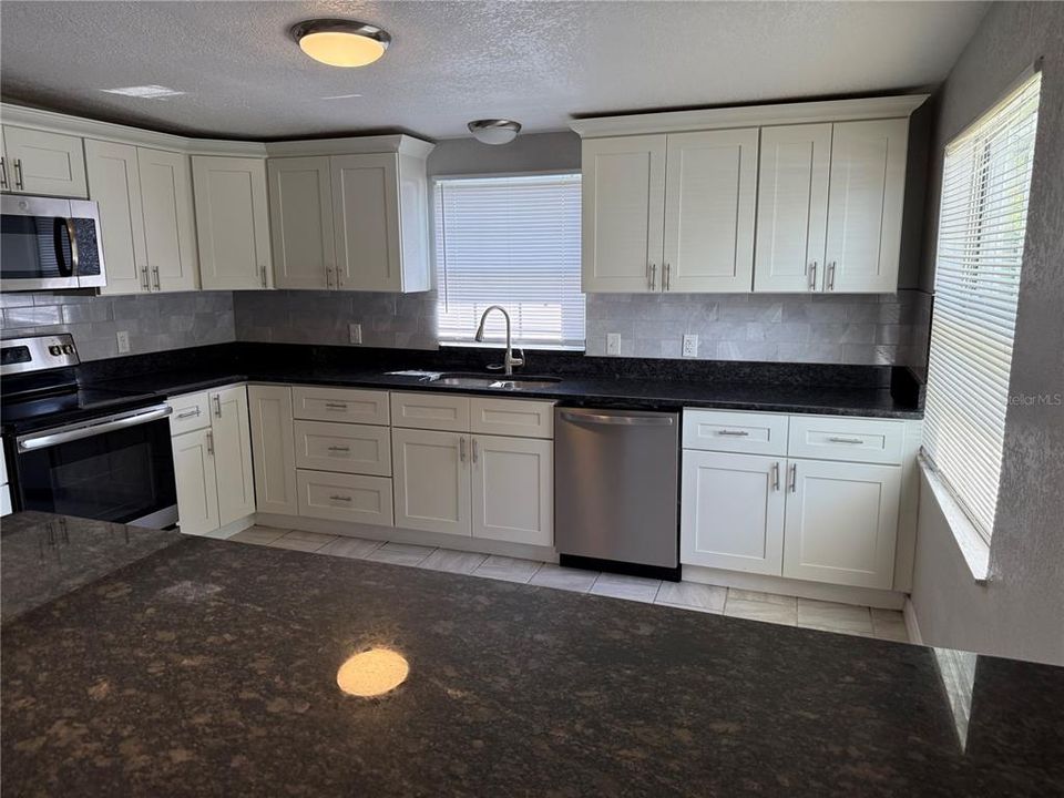 For Sale: $239,900 (3 beds, 2 baths, 1045 Square Feet)