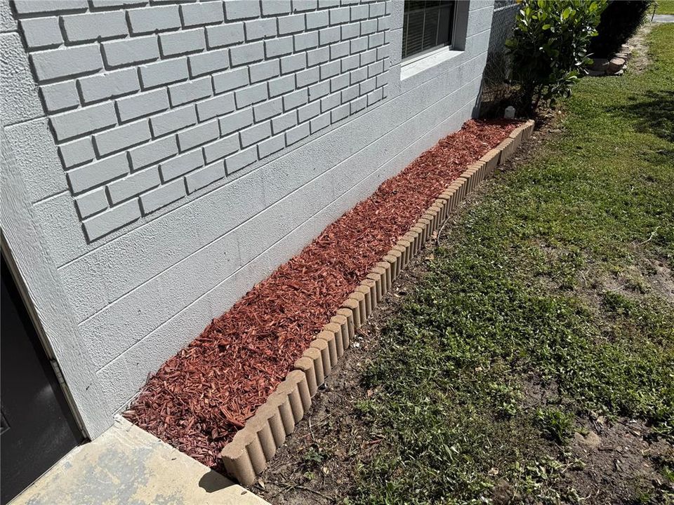 For Sale: $239,900 (3 beds, 2 baths, 1045 Square Feet)