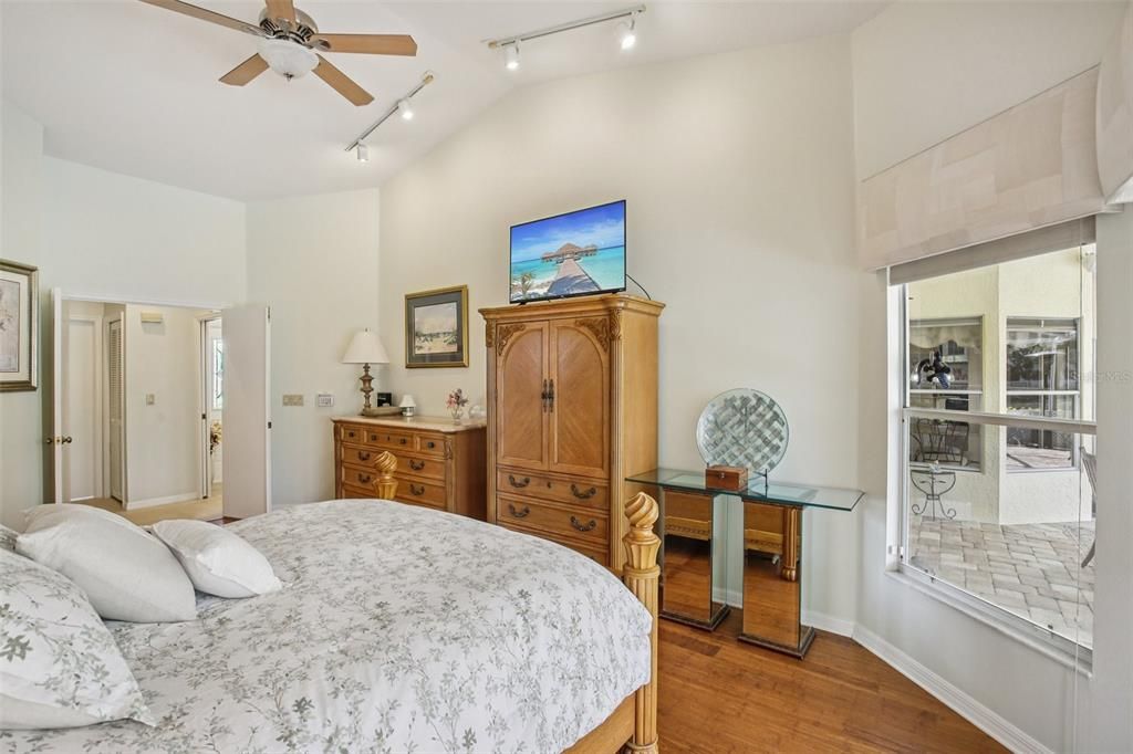 For Sale: $750,000 (3 beds, 2 baths, 2509 Square Feet)