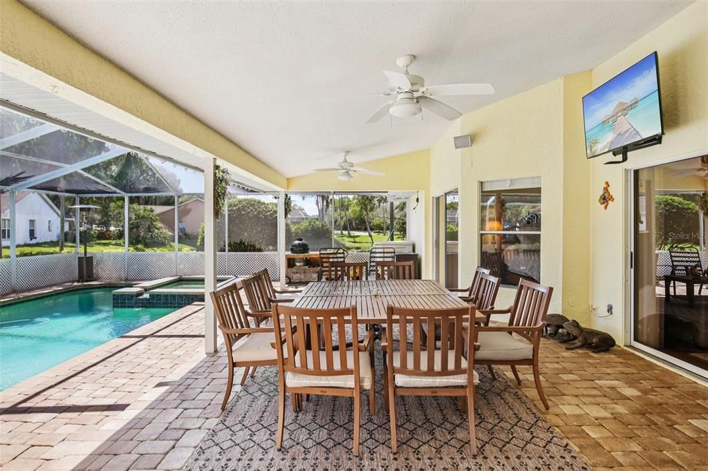 For Sale: $750,000 (3 beds, 2 baths, 2509 Square Feet)