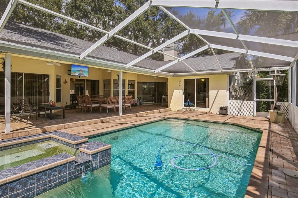 For Sale: $750,000 (3 beds, 2 baths, 2509 Square Feet)