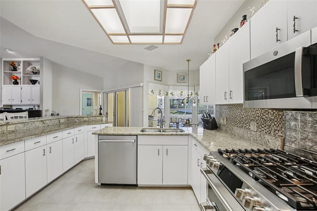 For Sale: $750,000 (3 beds, 2 baths, 2509 Square Feet)