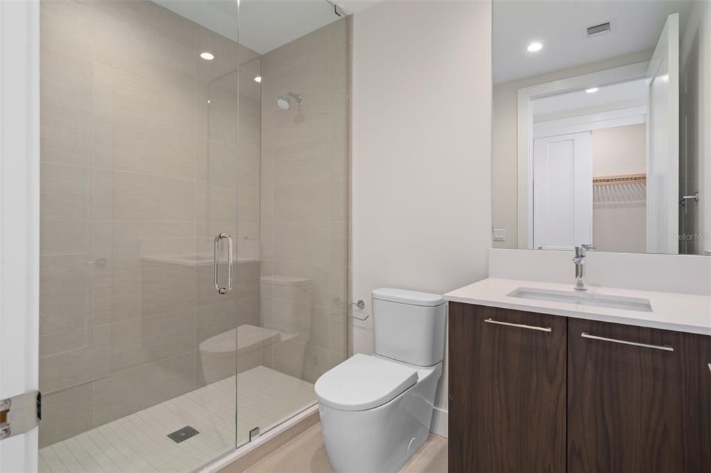 En Venta: $1,750,000 (3 camas, 3 baños, 2140 Pies cuadrados)