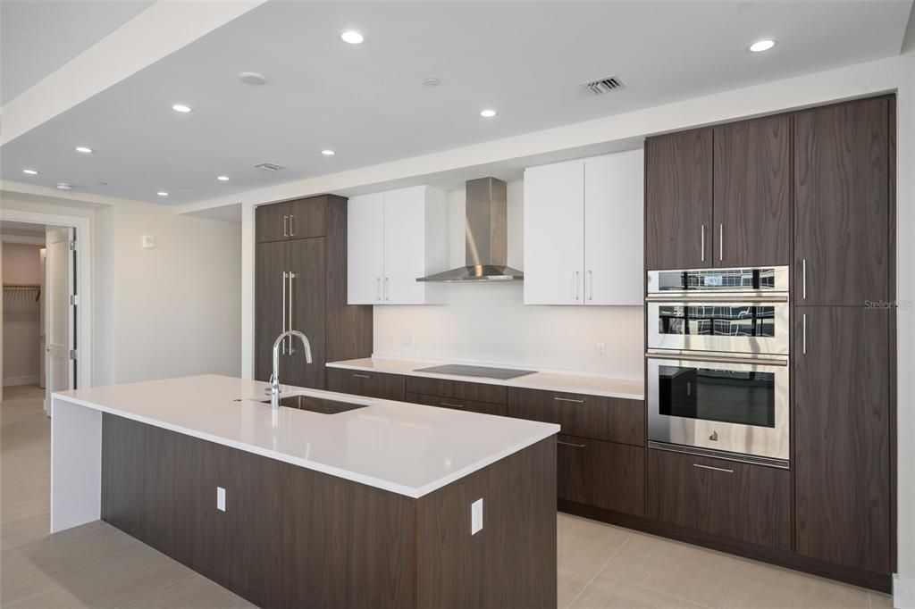 En Venta: $1,750,000 (3 camas, 3 baños, 2140 Pies cuadrados)