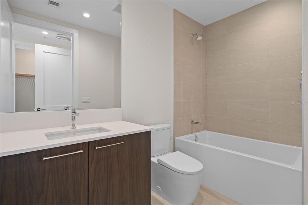 En Venta: $1,750,000 (3 camas, 3 baños, 2140 Pies cuadrados)