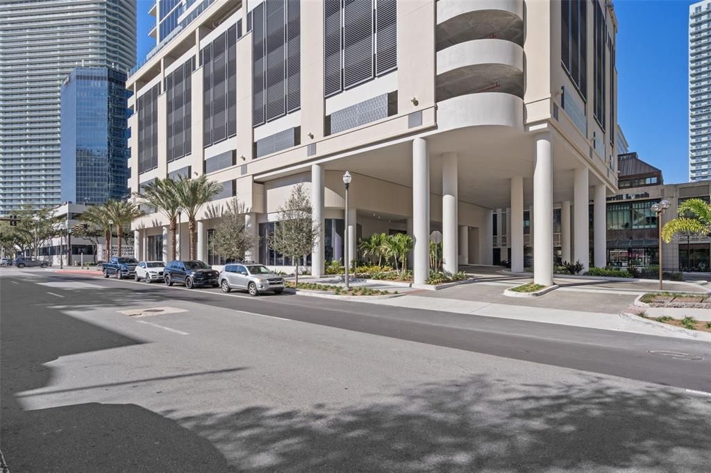 En Venta: $1,750,000 (3 camas, 3 baños, 2140 Pies cuadrados)