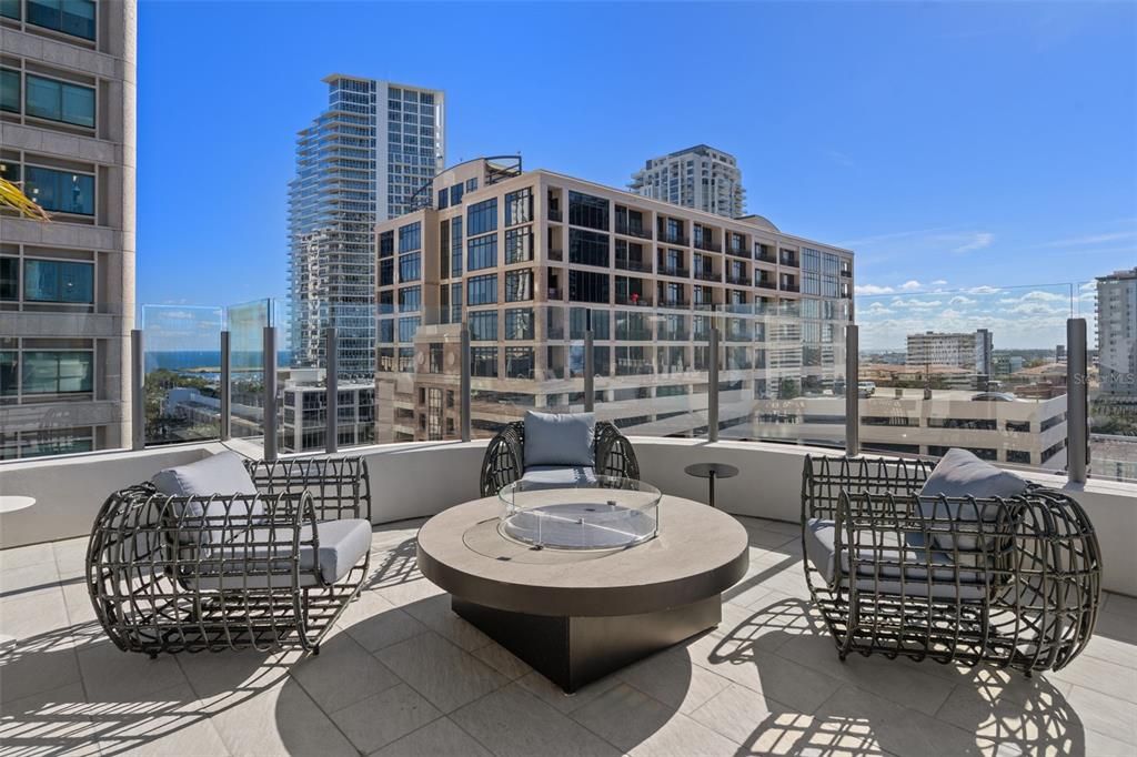 En Venta: $1,750,000 (3 camas, 3 baños, 2140 Pies cuadrados)