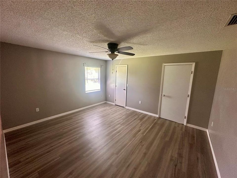 For Sale: $229,900 (3 beds, 2 baths, 1388 Square Feet)