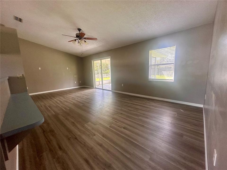 For Sale: $229,900 (3 beds, 2 baths, 1388 Square Feet)