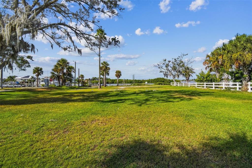 En Venta: $450,000 (0.34 acres)