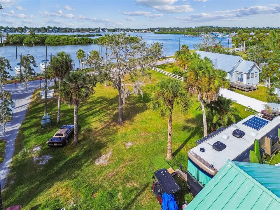 En Venta: $450,000 (0.34 acres)