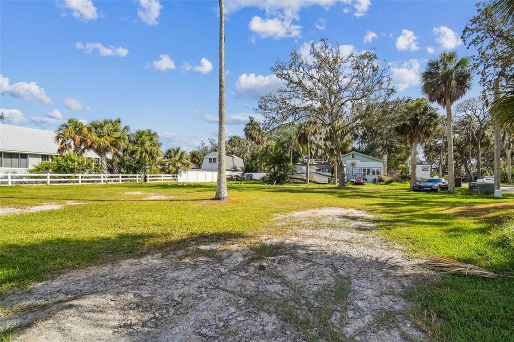 En Venta: $450,000 (0.34 acres)