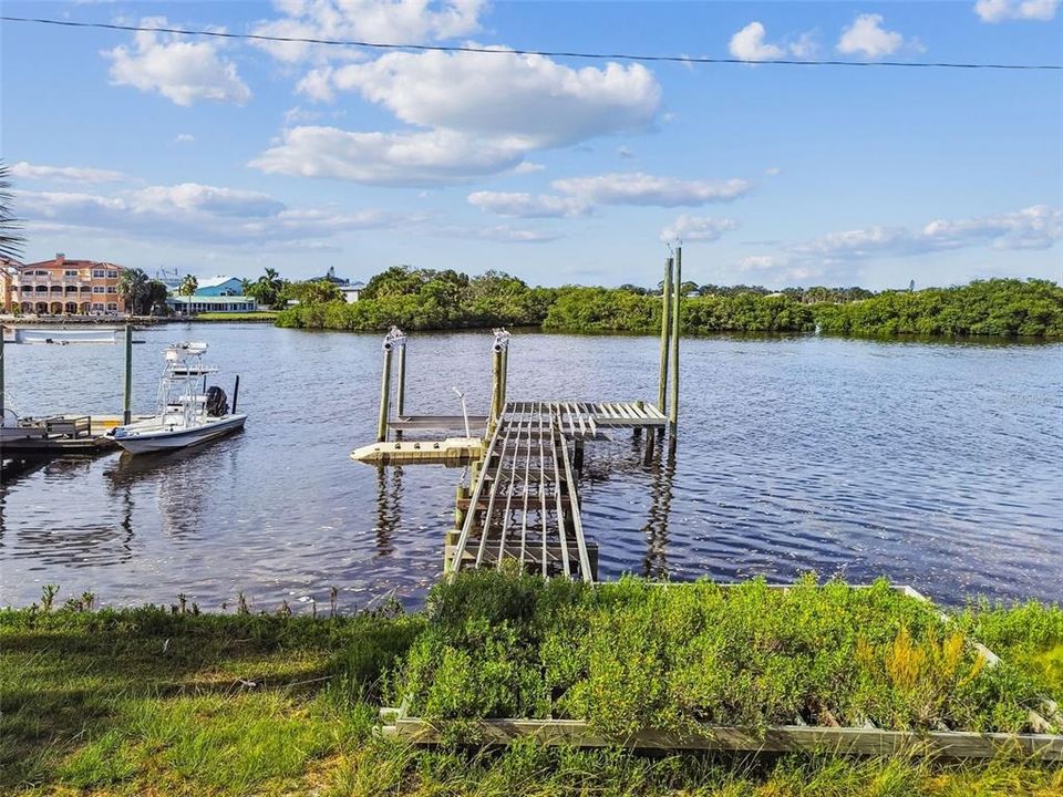 En Venta: $450,000 (0.34 acres)