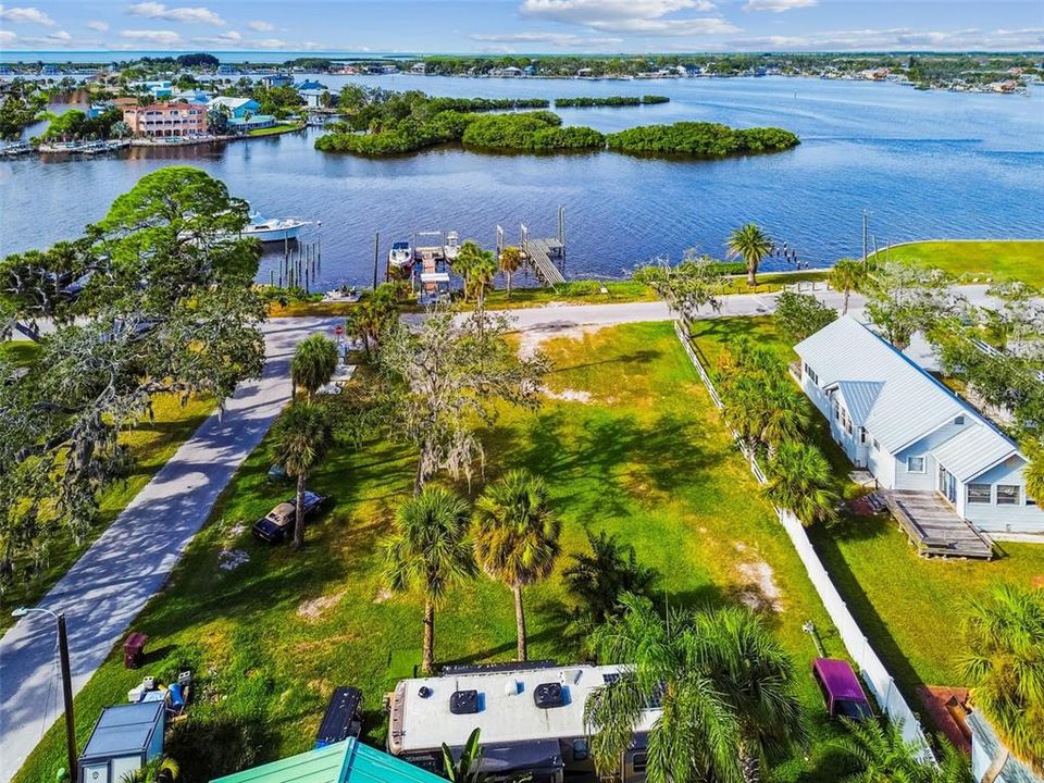 En Venta: $450,000 (0.34 acres)