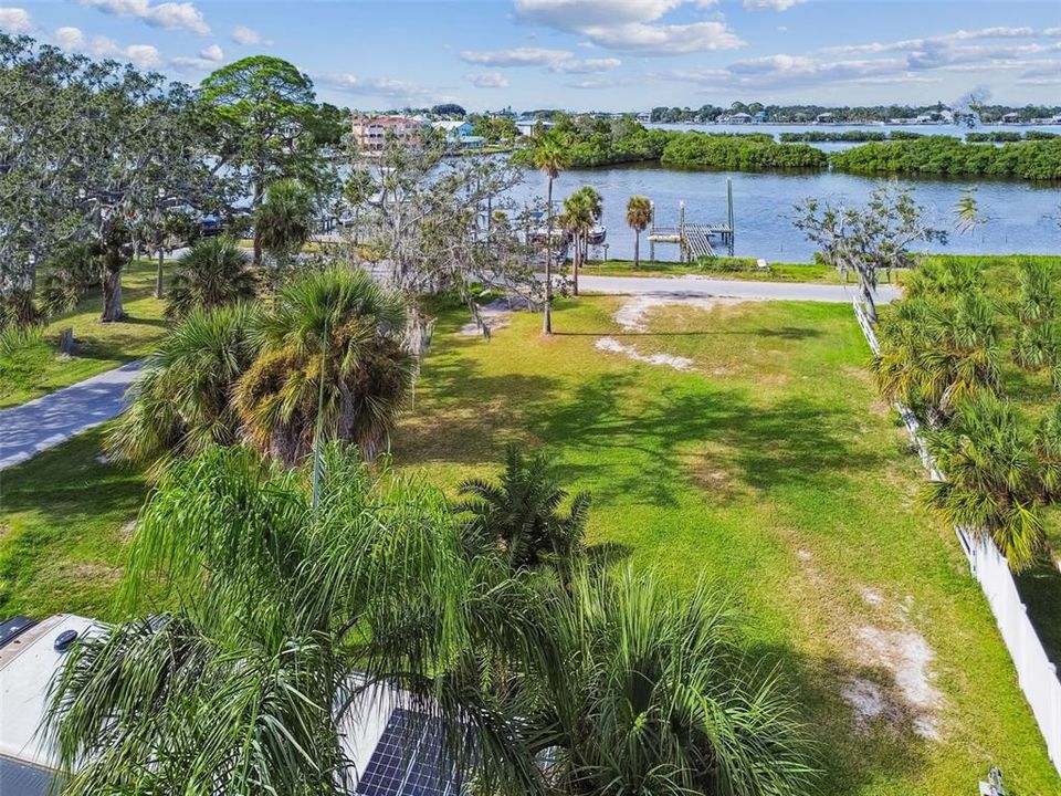 En Venta: $450,000 (0.34 acres)