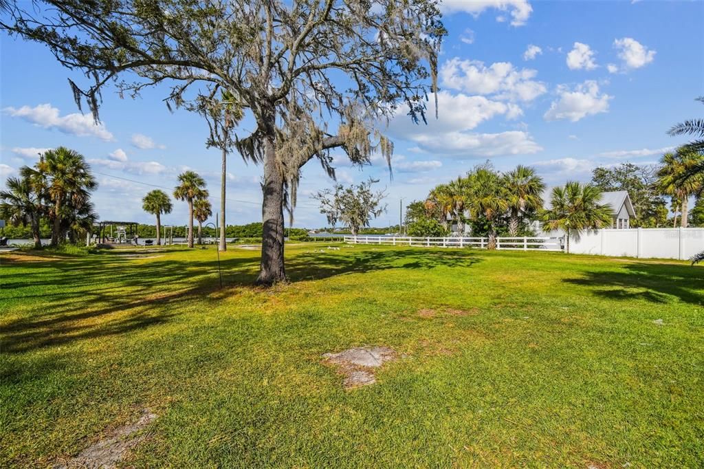 En Venta: $450,000 (0.34 acres)