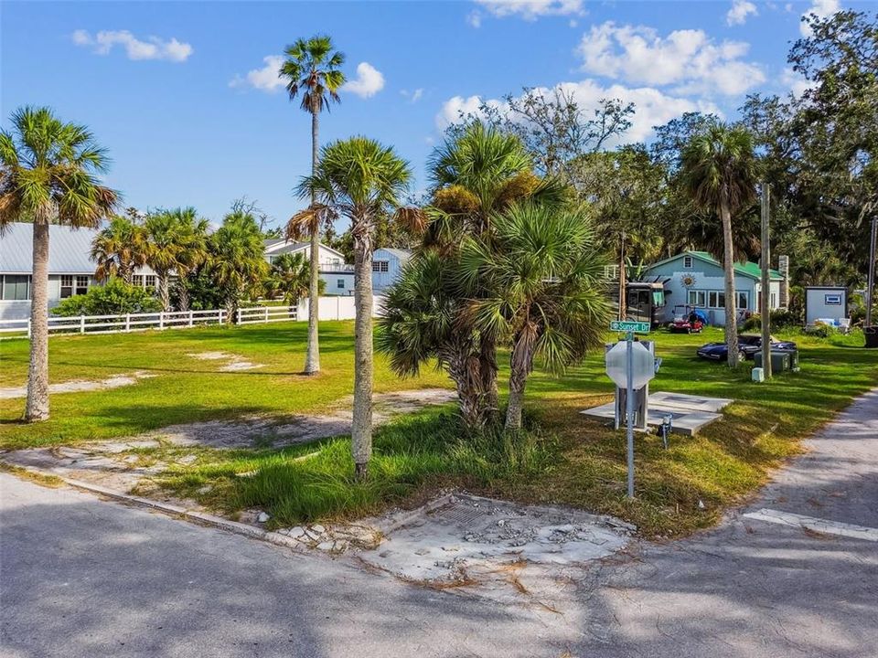 En Venta: $450,000 (0.34 acres)